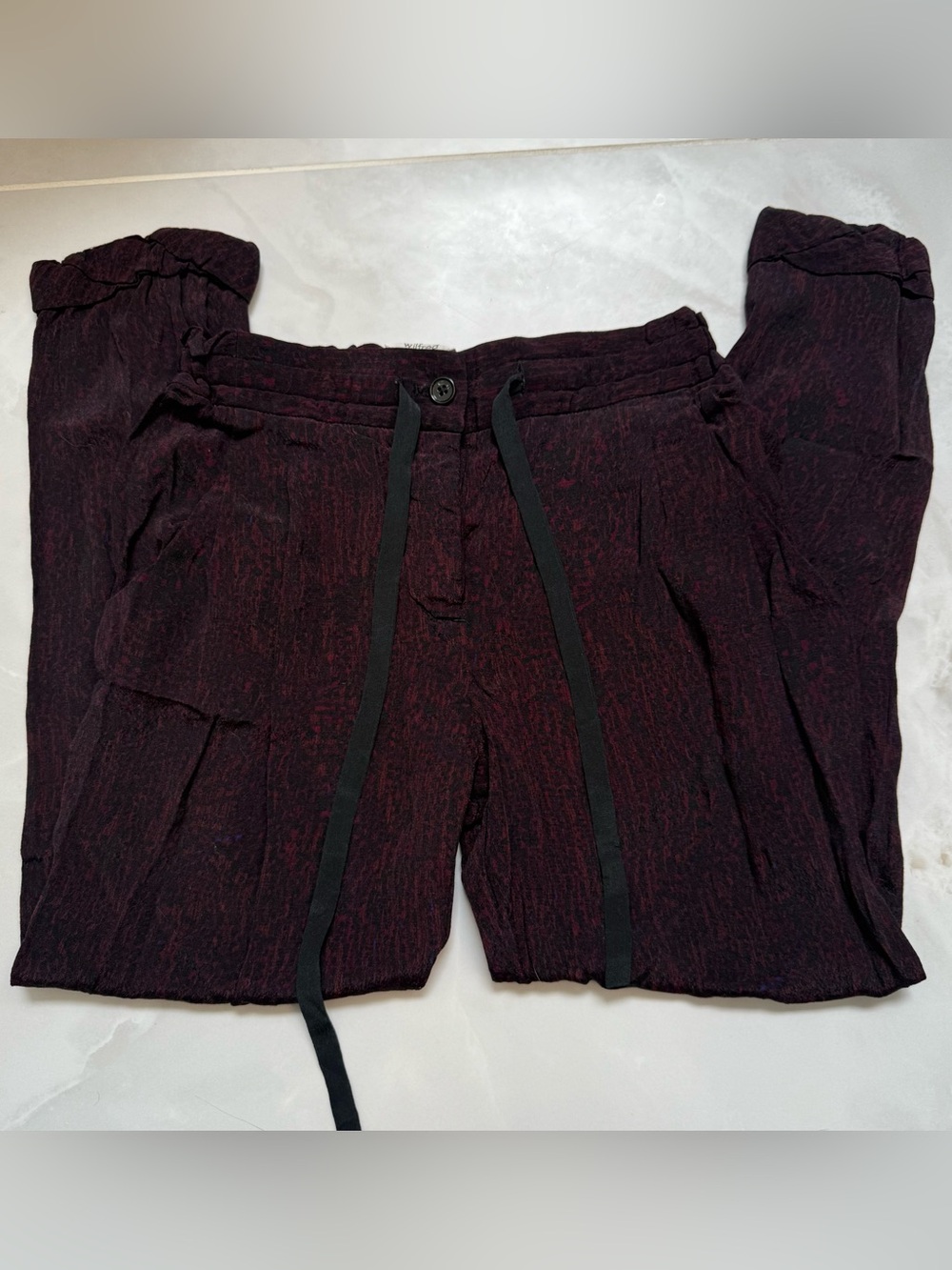 Aritzia Wilfred Drawstring Casual Pants in Dark Burgundy